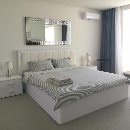 Stylish Riverside Apartments In Riviera Complex Mykolajiw Exterior foto